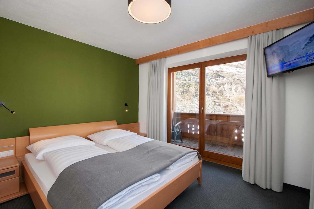 Gurglhof Apartmenthaus 4*
